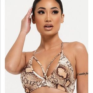 🔥new licifit snakeskin strappy bra